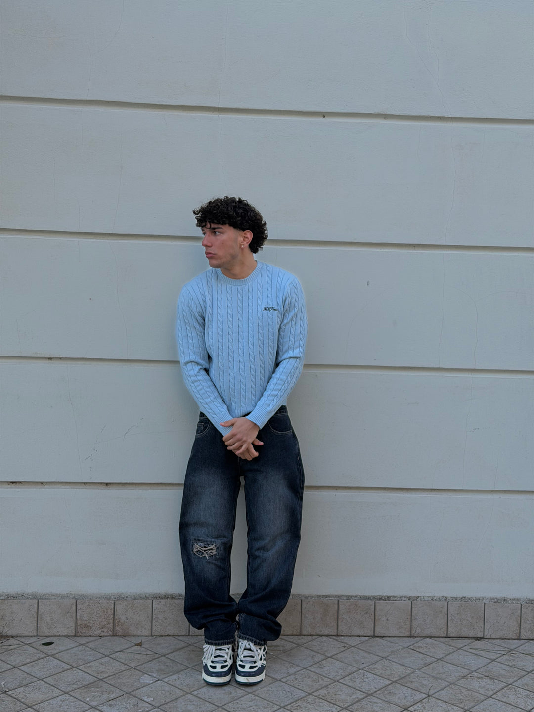 MIDNIGHT DISTRESSED JEANS