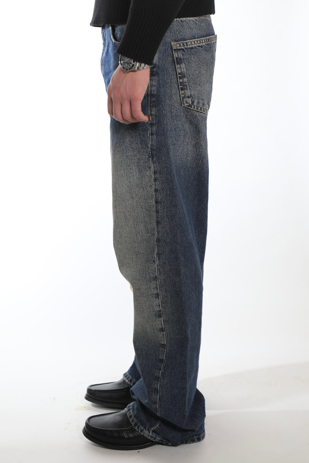 MIDNIGHT DISTRESSED JEANS